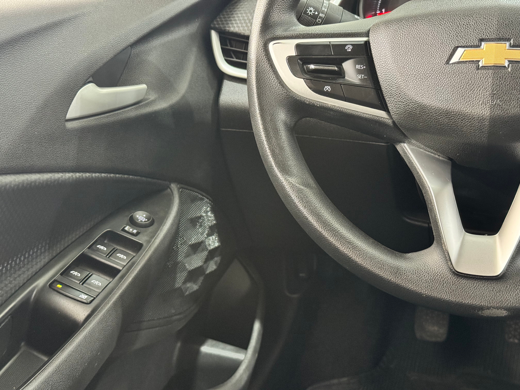 Chevrolet Onix Prata