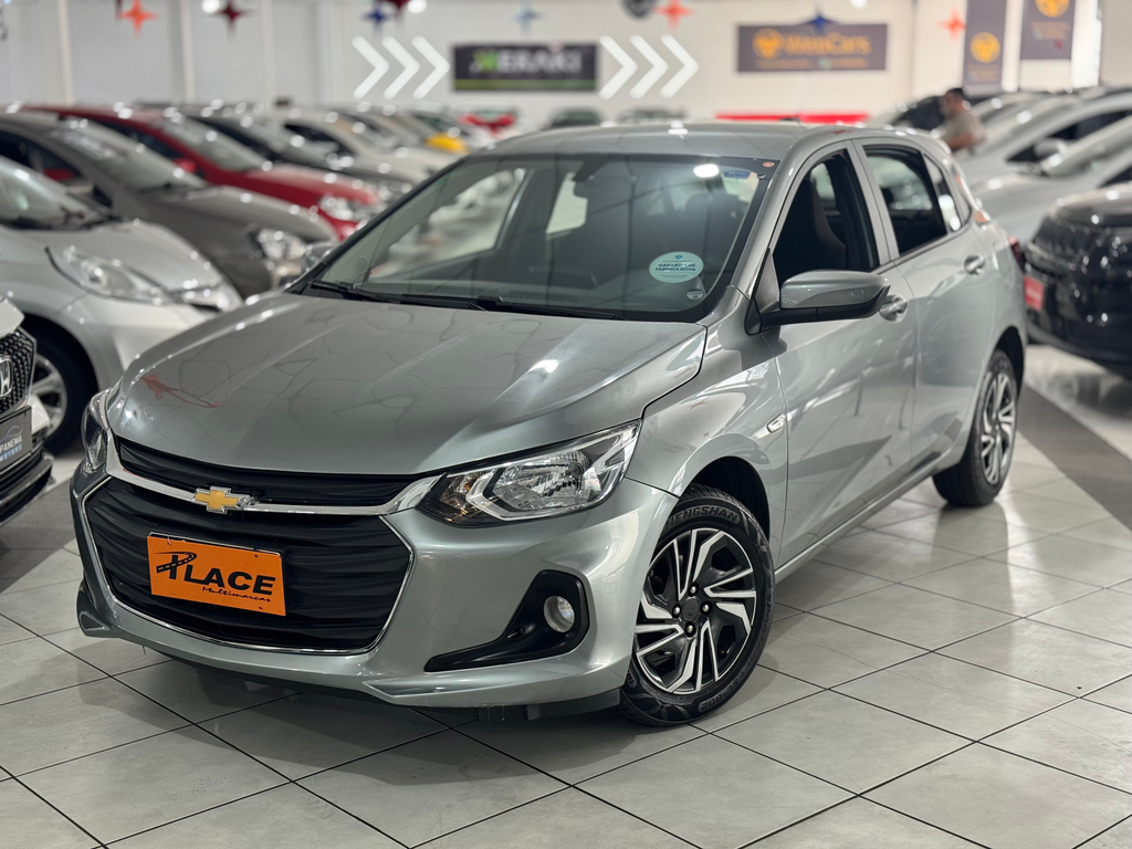 Chevrolet Onix Prata