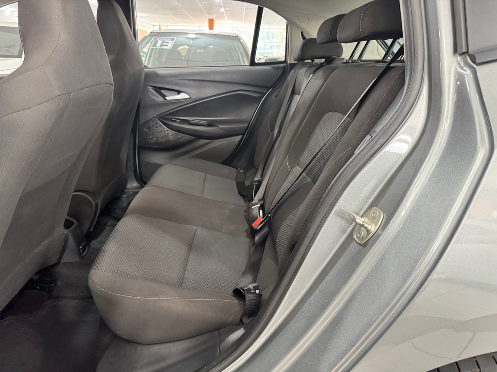 Chevrolet Onix Prata