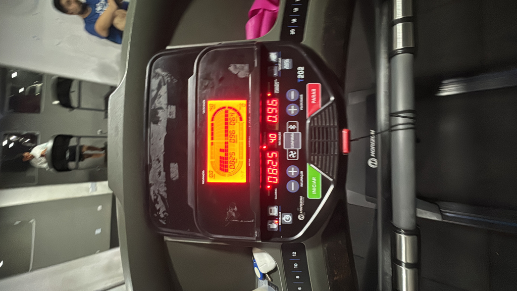Chevrolet Tracker Cinza