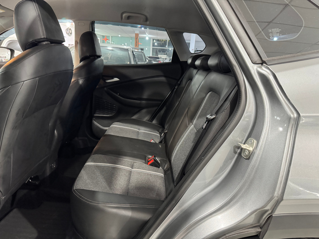 Chevrolet Tracker Cinza