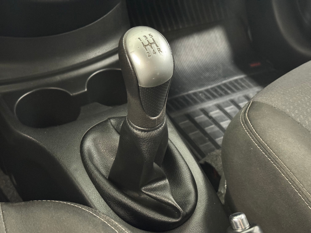 Nissan Versa Branco
