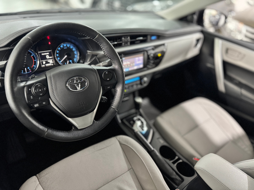 Toyota Corolla Cinza