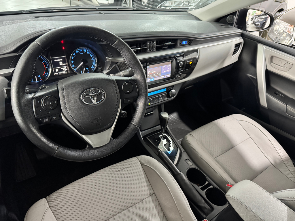 Toyota Corolla Cinza