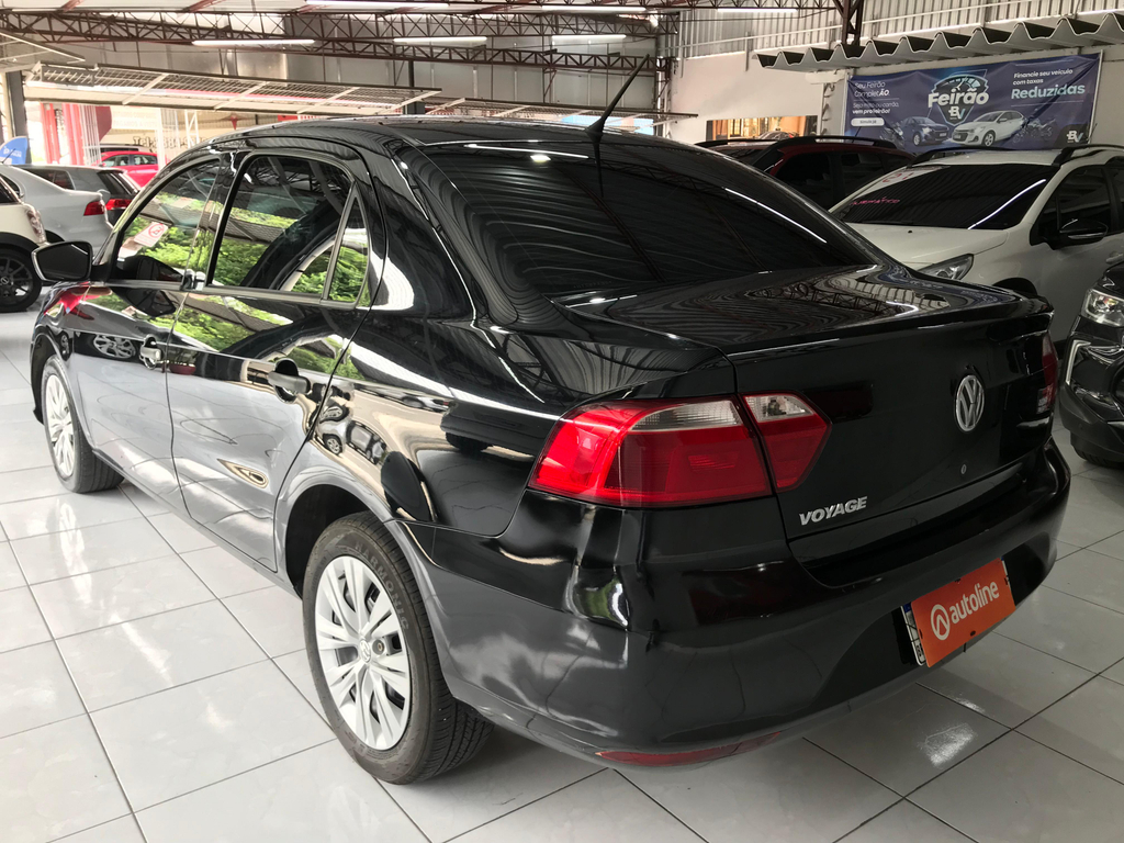 Volkswagen Voyage Preto