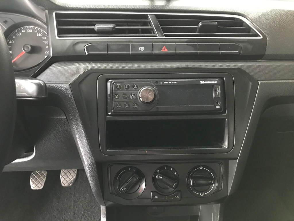 Volkswagen Voyage Preto