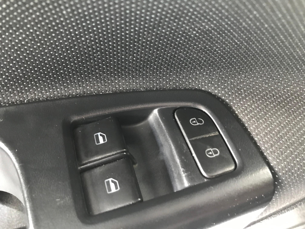 Volkswagen Voyage Preto