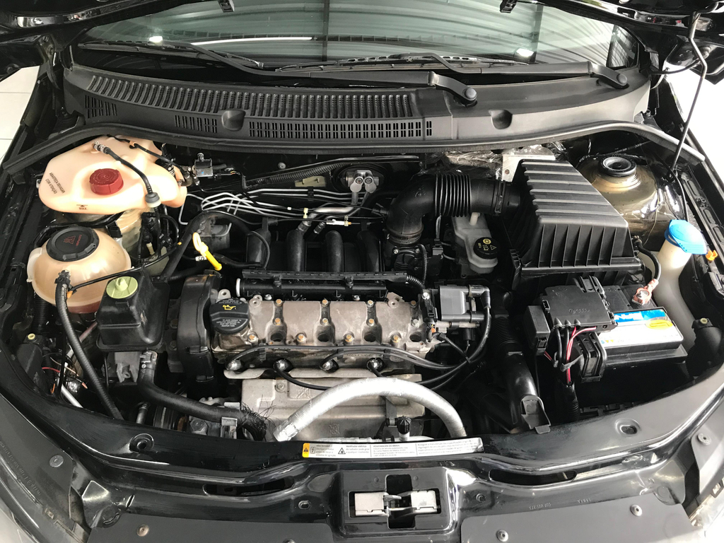 Volkswagen Voyage Preto