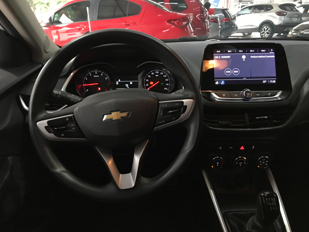 Chevrolet Onix Sedan Prata