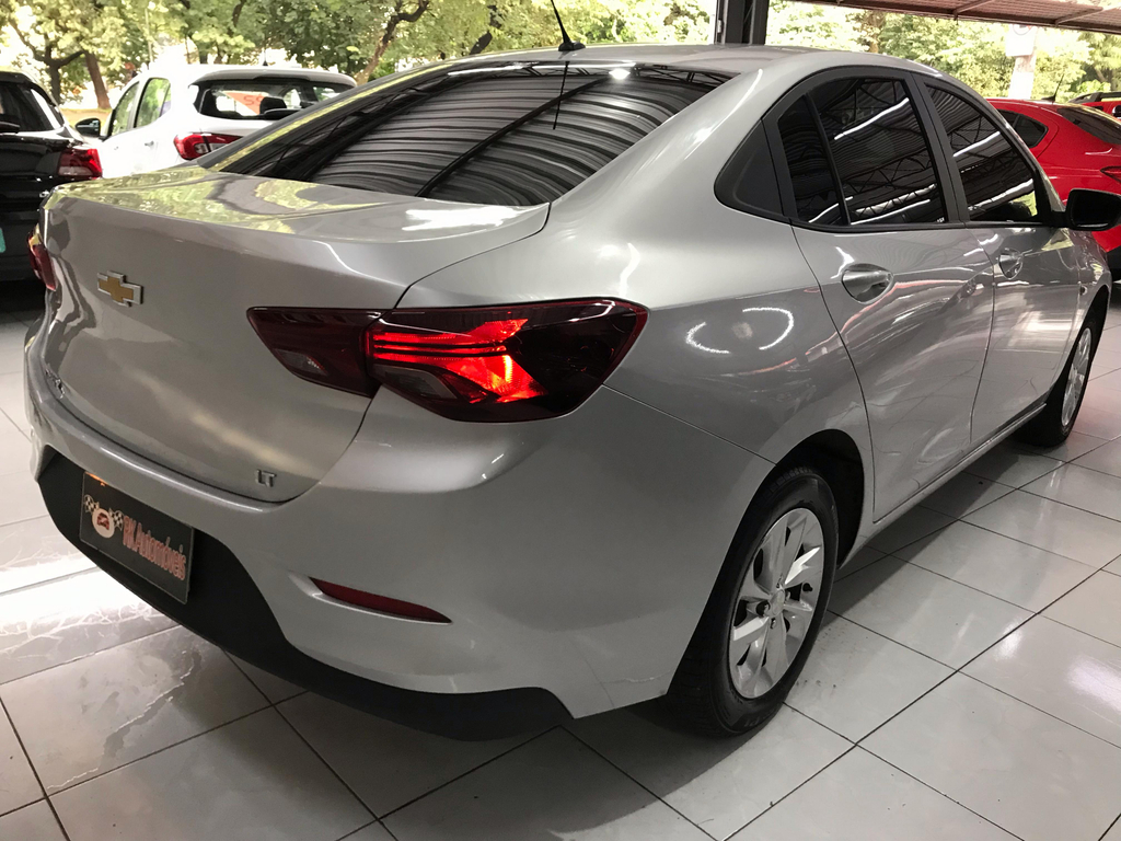 Chevrolet Onix Sedan Prata