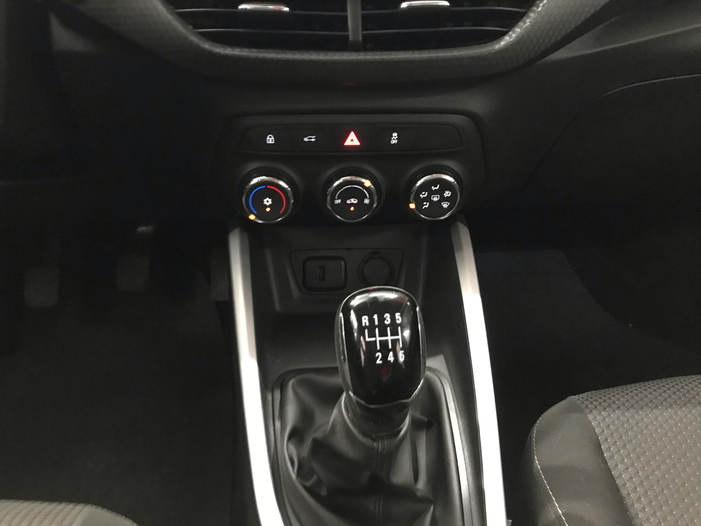 Chevrolet Onix Preto