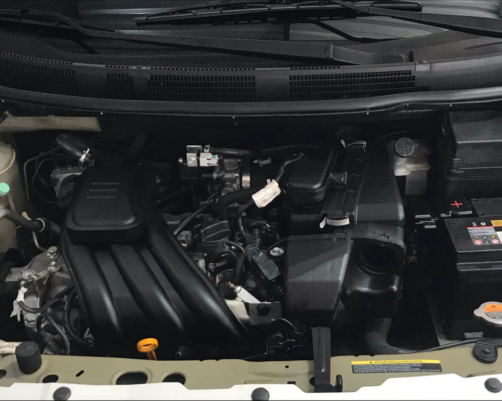 Nissan March Branco