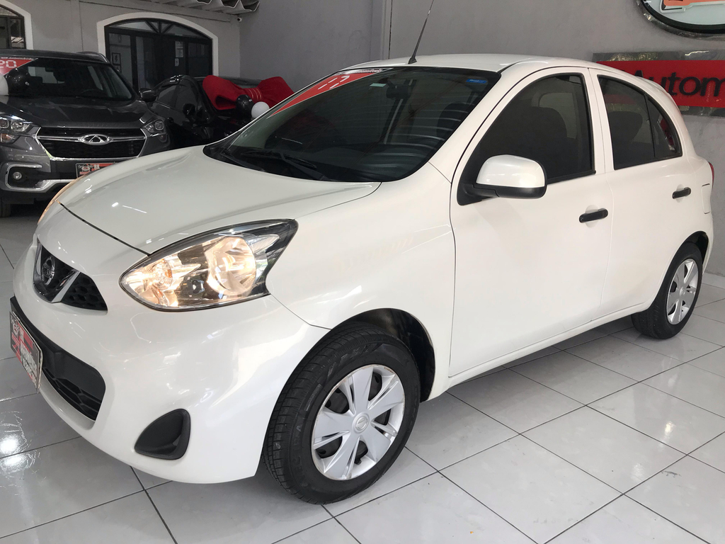 Nissan March Branco