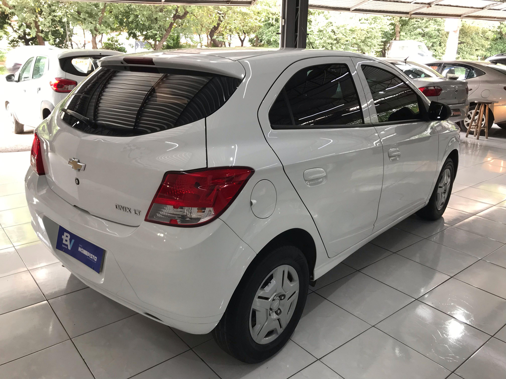 Chevrolet Onix Branco