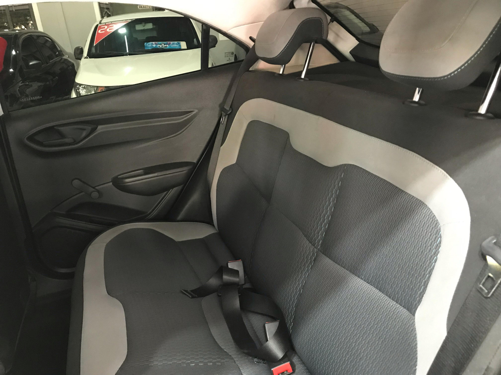 Chevrolet Onix Branco