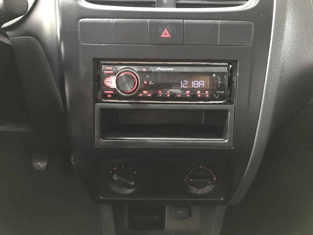 Volkswagen Fox Cinza