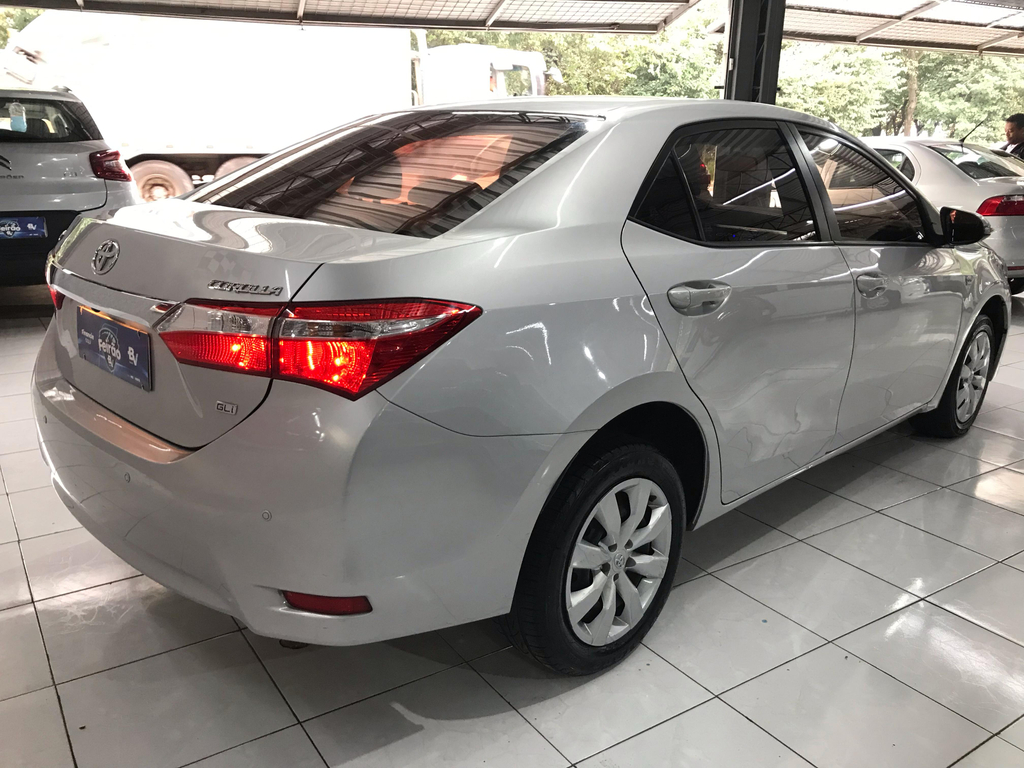 Toyota Corolla Prata