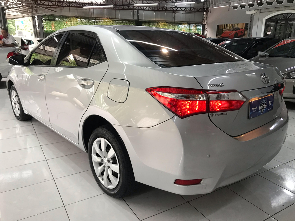 Toyota Corolla Prata