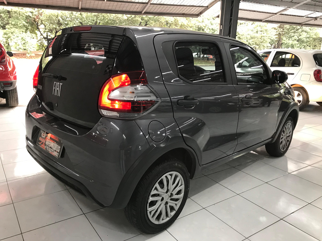 Fiat Mobi Cinza