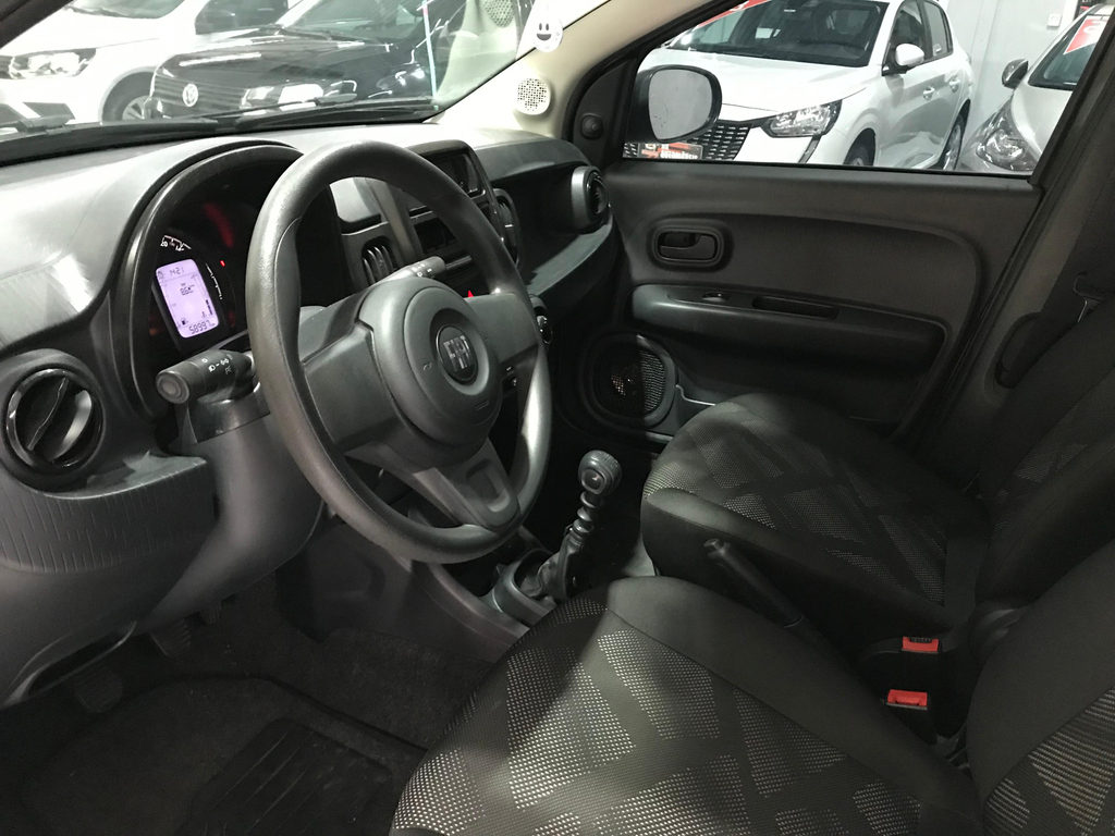 Fiat Mobi Cinza