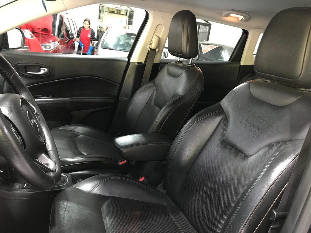 Jeep Compass Preto