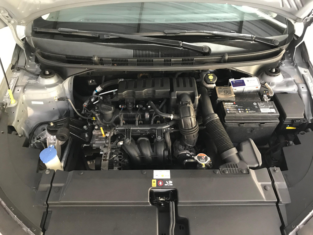 Hyundai HB20 Prata