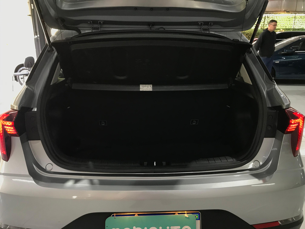 Hyundai HB20 Prata