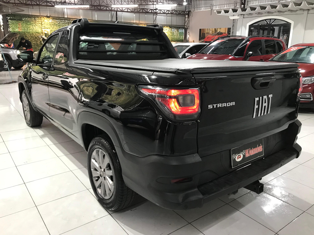 Fiat Strada Preto