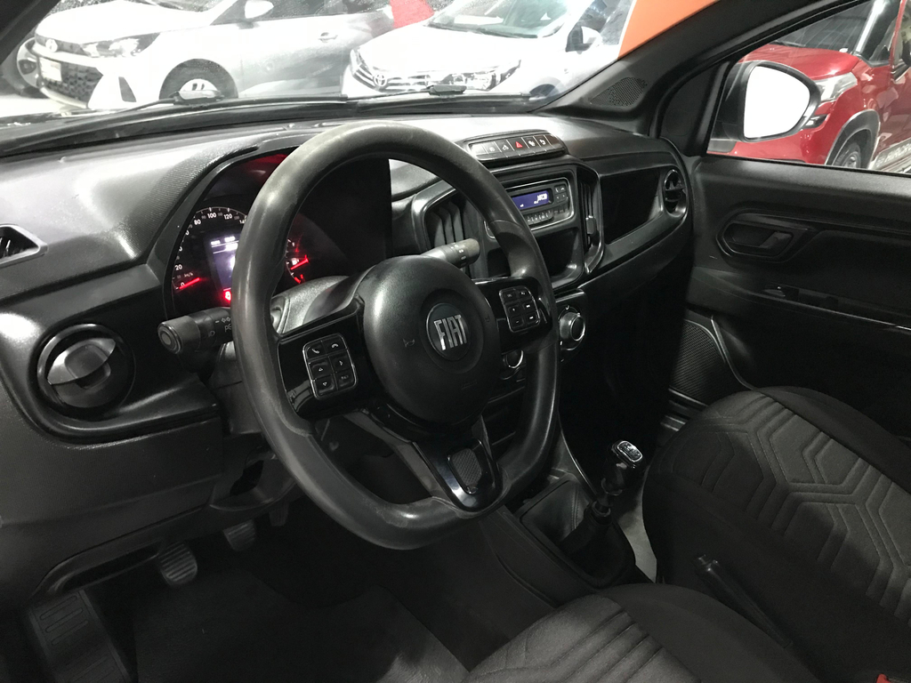 Fiat Strada Preto