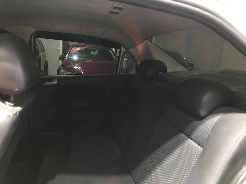 Volkswagen Voyage Prata