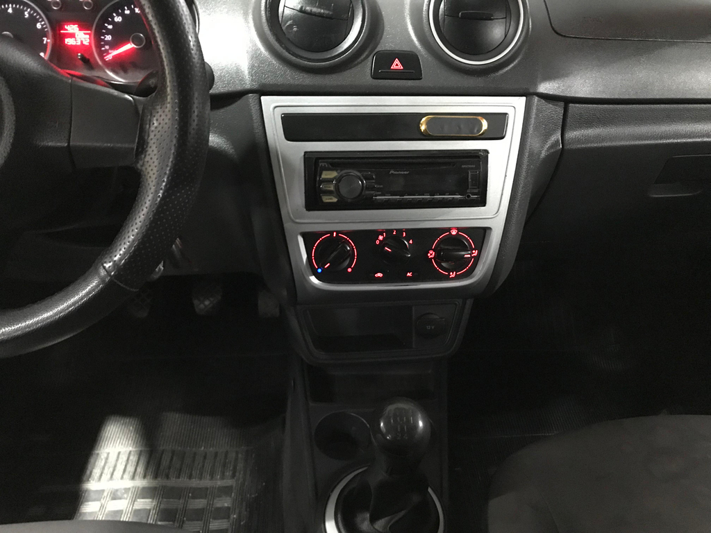 Volkswagen Voyage Prata