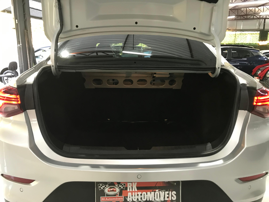 Chevrolet Onix Prata