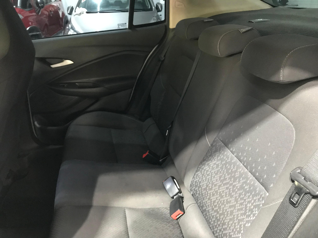 Chevrolet Onix Prata