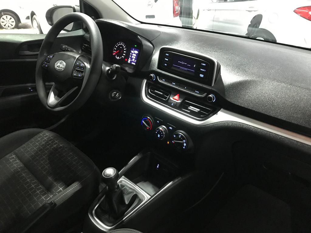 Hyundai HB20 Prata