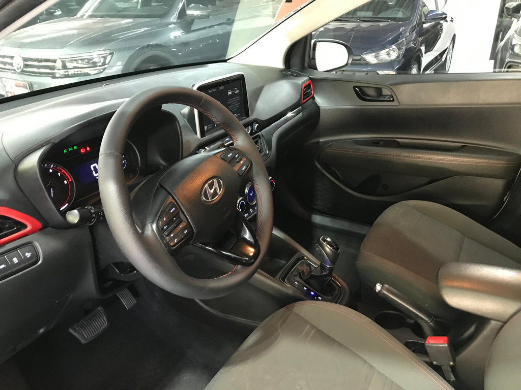 Hyundai HB20X Prata