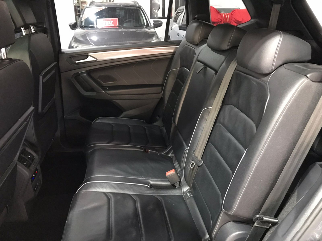 Volkswagen Tiguan Cinza