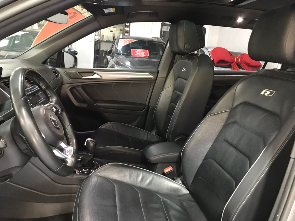 Volkswagen Tiguan Cinza