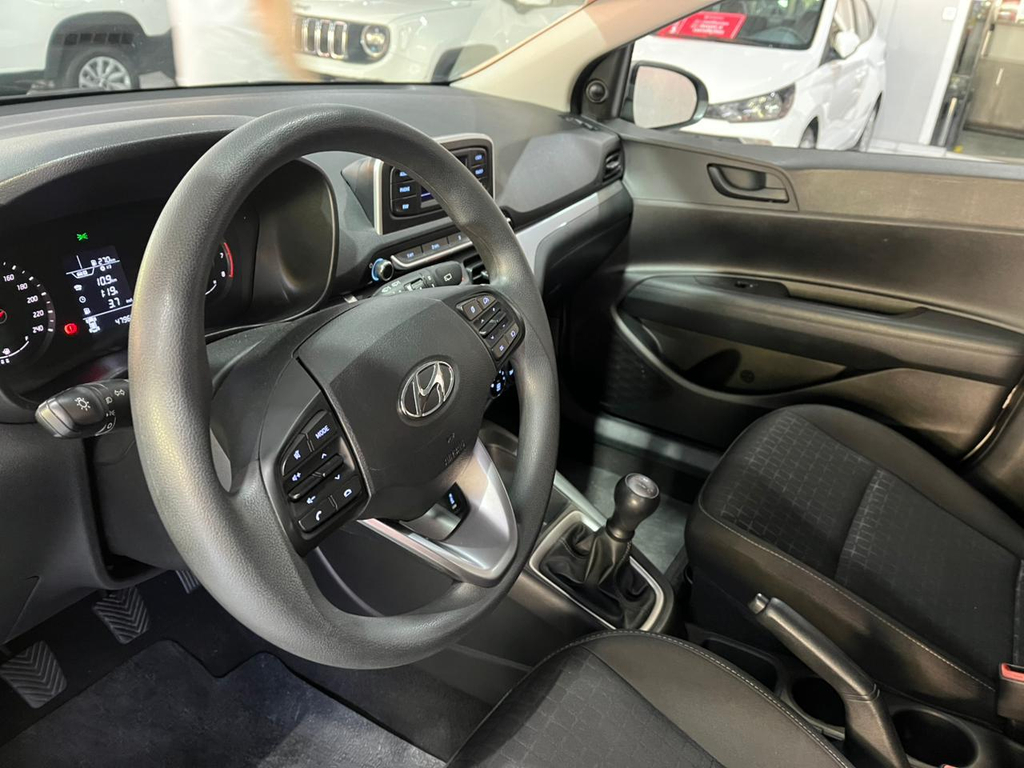 Hyundai HB20 Prata