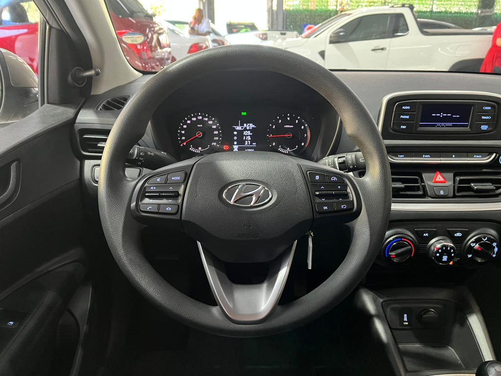 Hyundai HB20 Prata