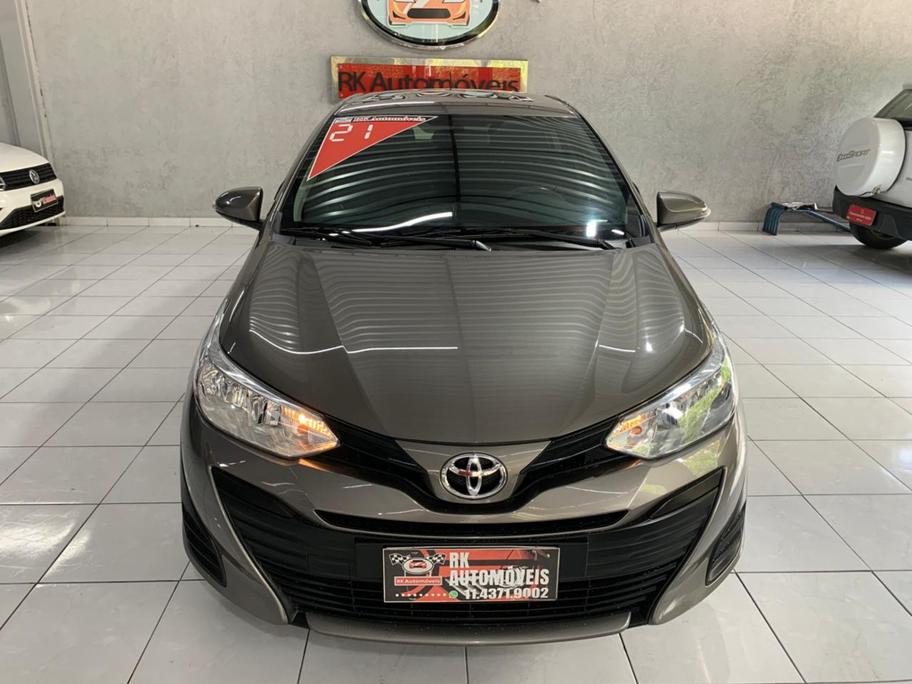 Toyota Yaris Cinza