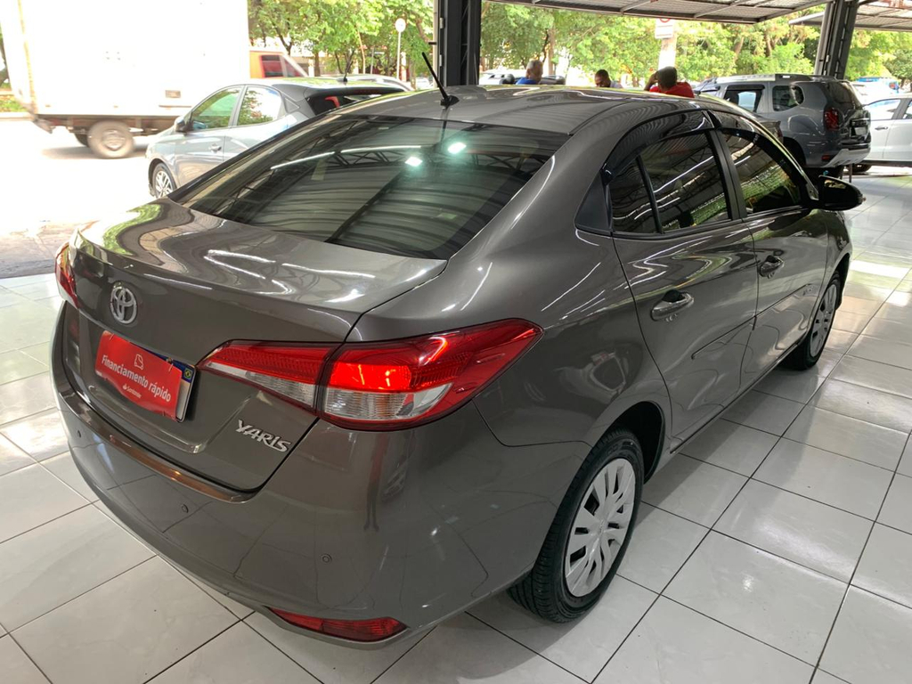 Toyota Yaris Cinza