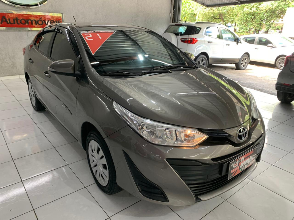 Toyota Yaris Cinza