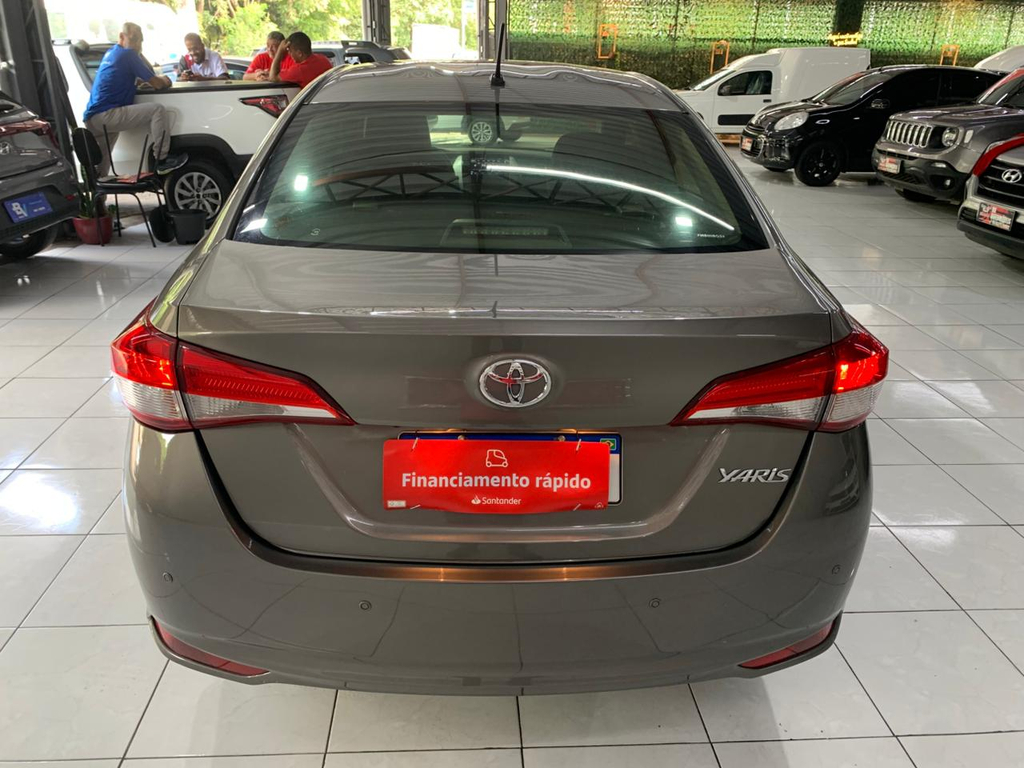 Toyota Yaris Cinza