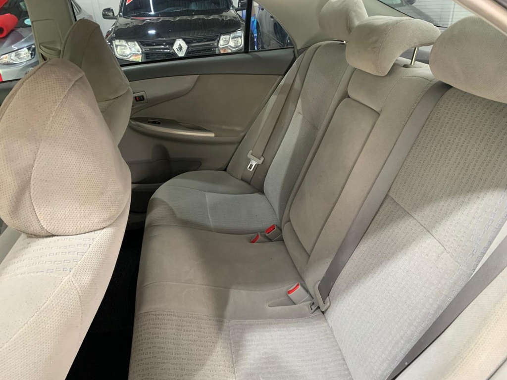 Toyota Corolla Prata