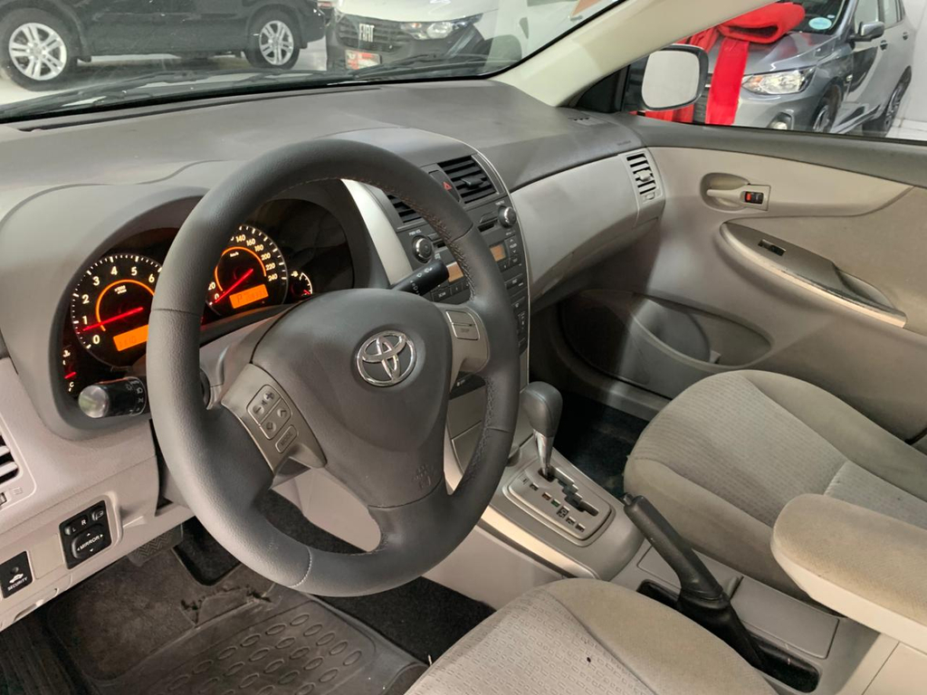 Toyota Corolla Prata