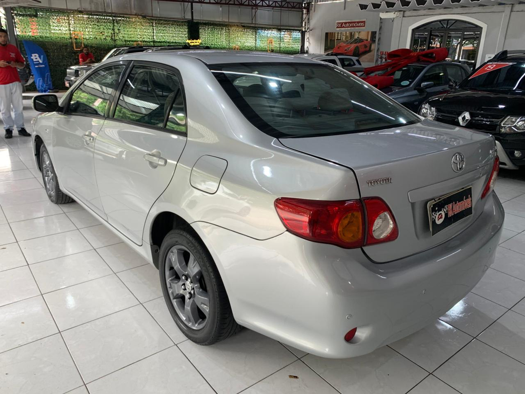 Toyota Corolla Prata