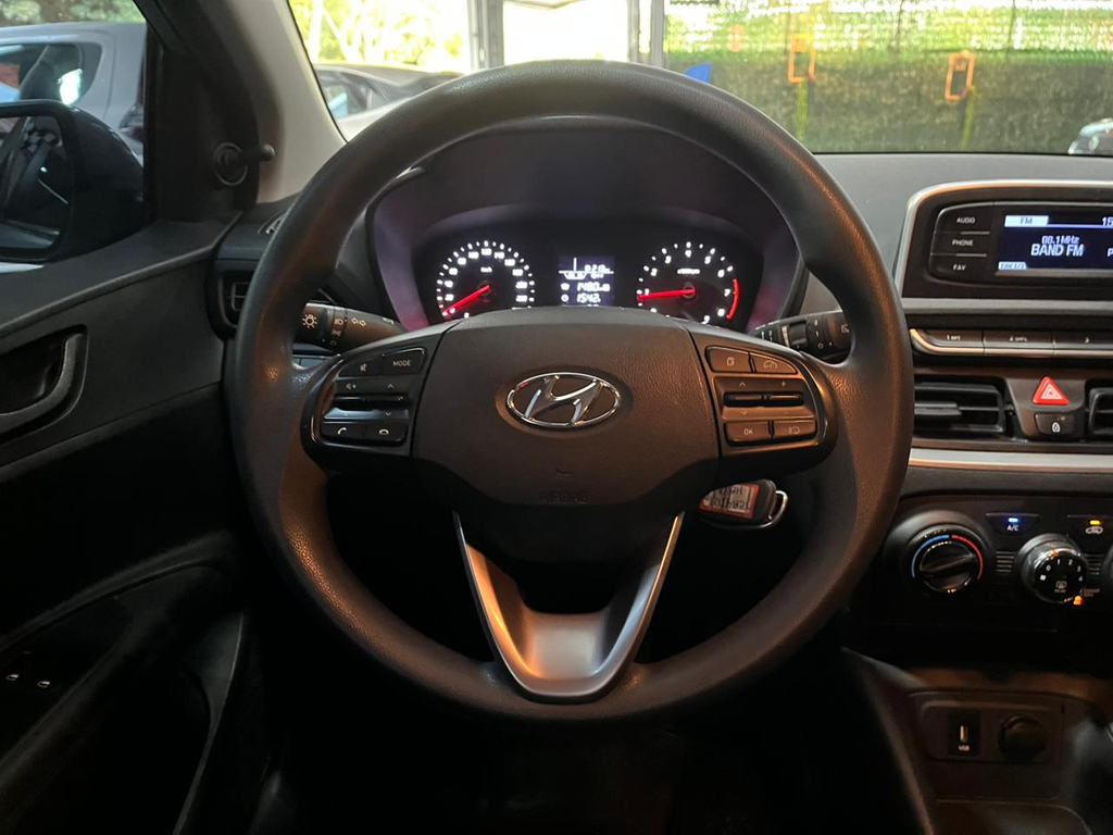 Hyundai HB20 Prata