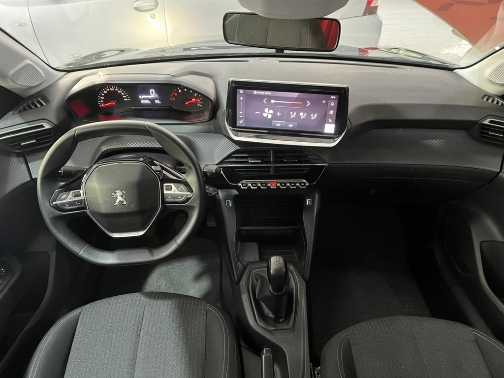 Peugeot 208 Preto