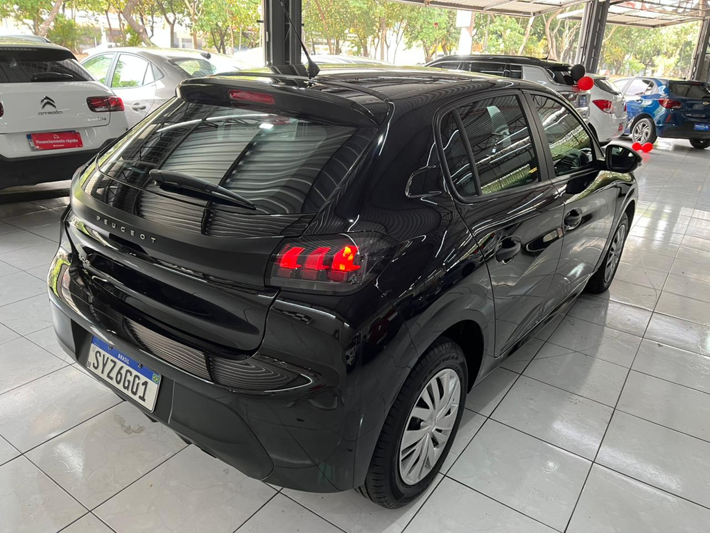 Peugeot 208 Preto
