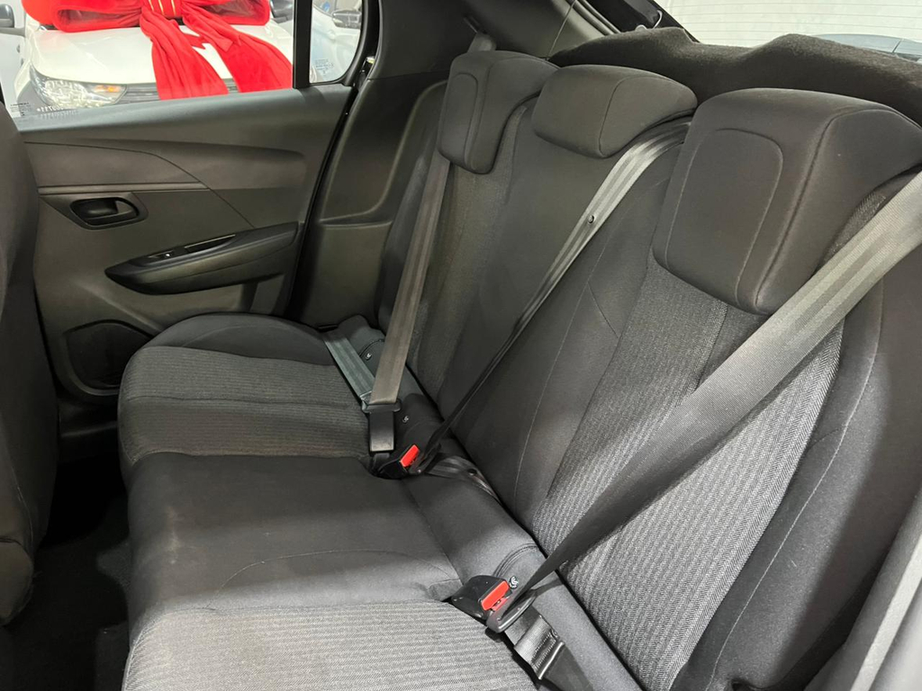 Peugeot 208 Preto